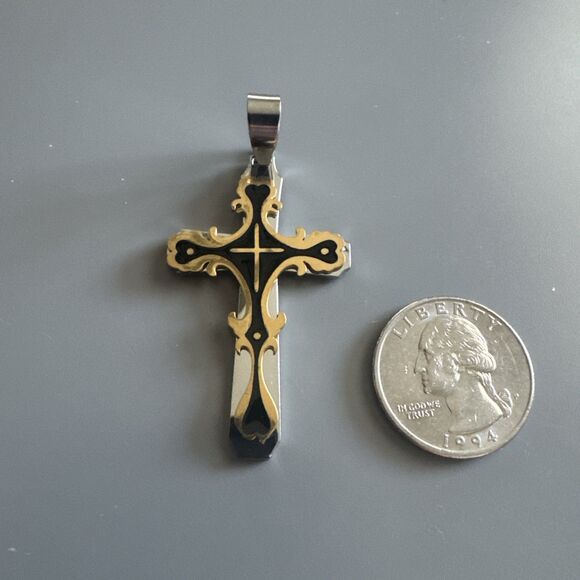 Vintage Silver / Black Tone Graphic Design Cross Pendant 24 Inch Chain Necklace - Picture 3 of 6